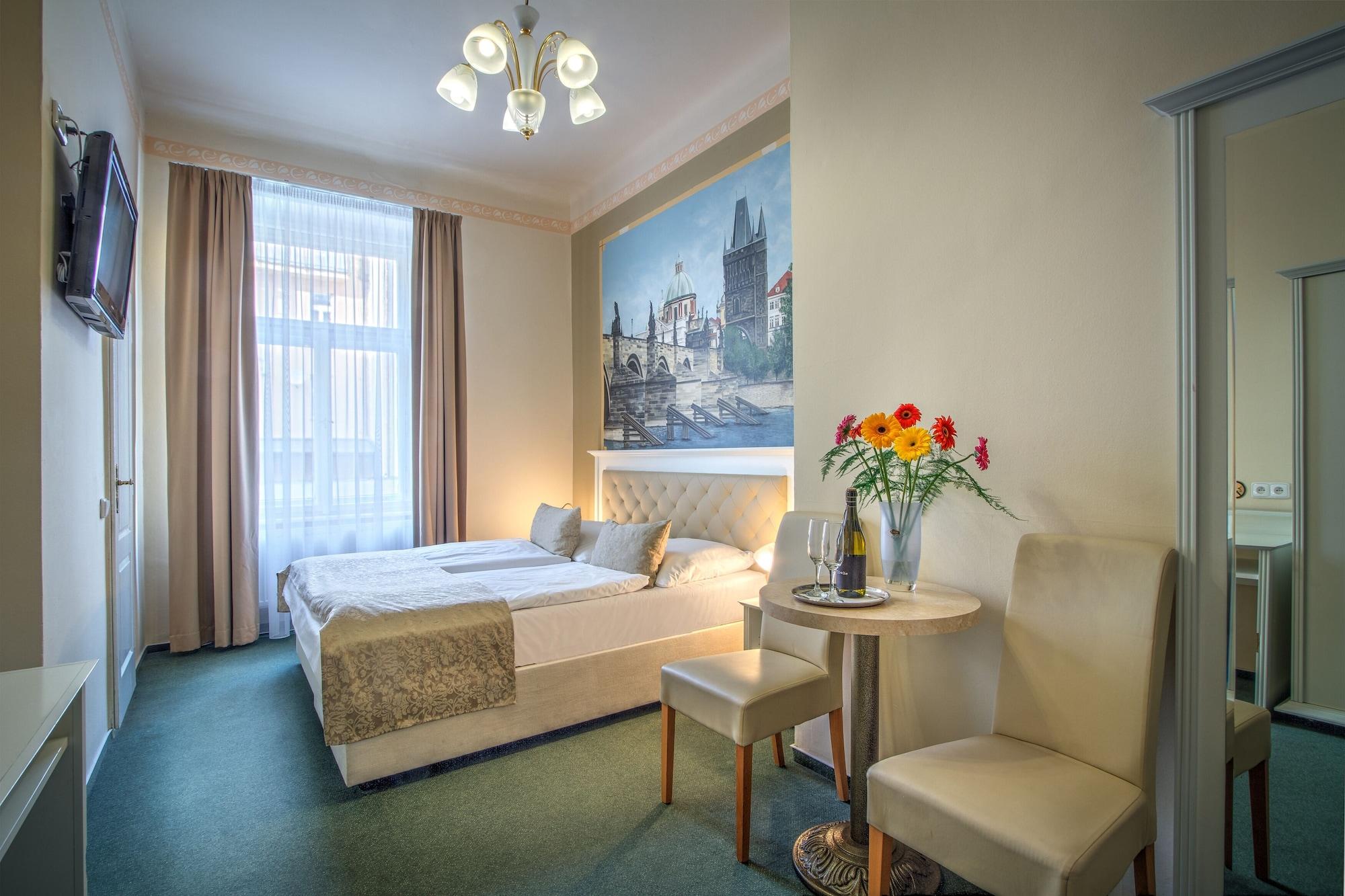 Hotel Taurus Praga Esterno foto