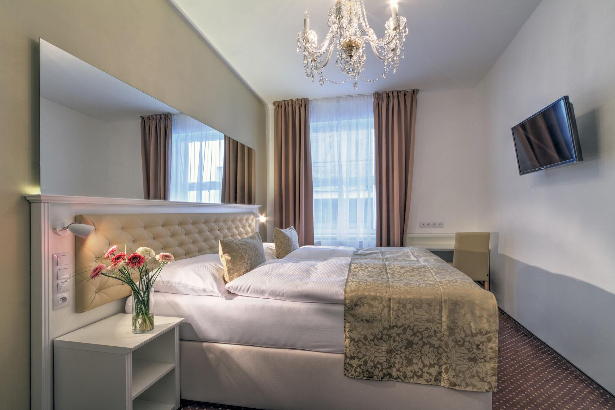 Hotel Taurus Praga Esterno foto