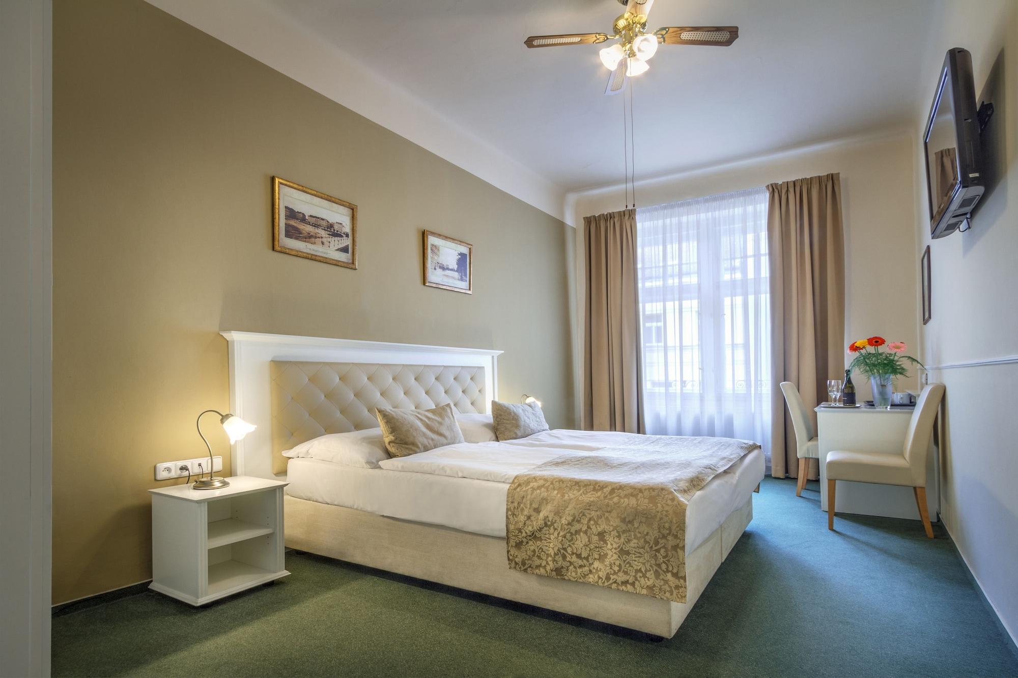 Hotel Taurus Praga Esterno foto