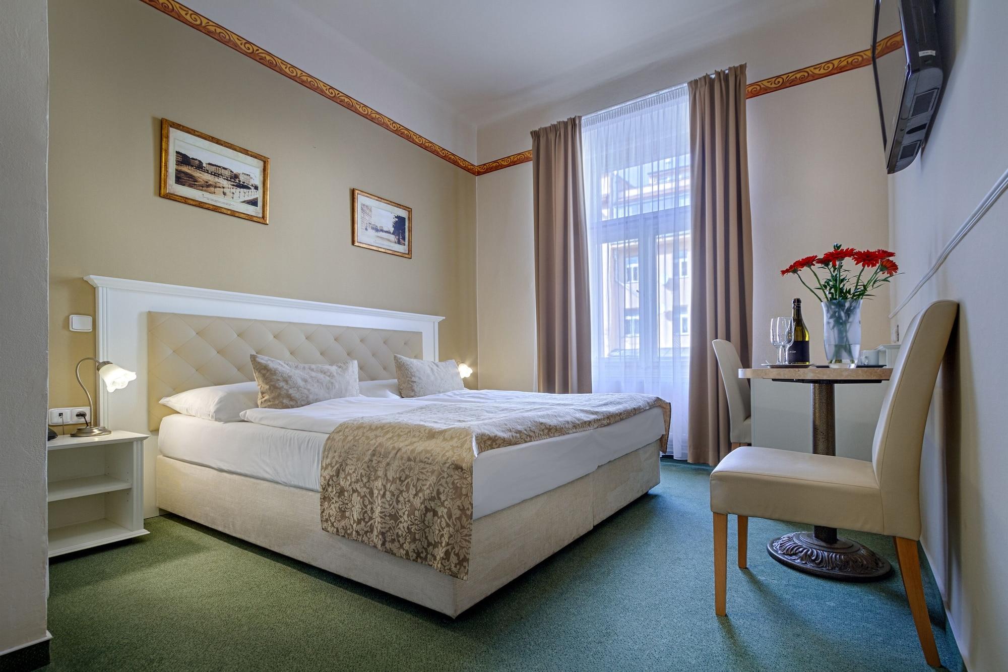 Hotel Taurus Praga Esterno foto