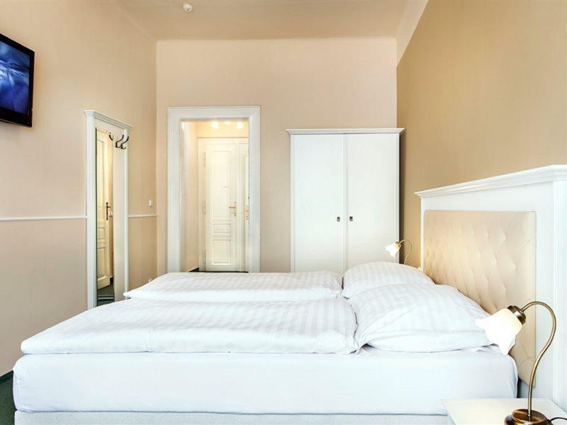 Hotel Taurus Praga Esterno foto