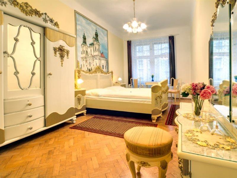 Hotel Taurus Praga Esterno foto