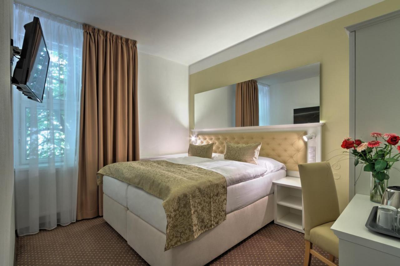 Hotel Taurus Praga Esterno foto