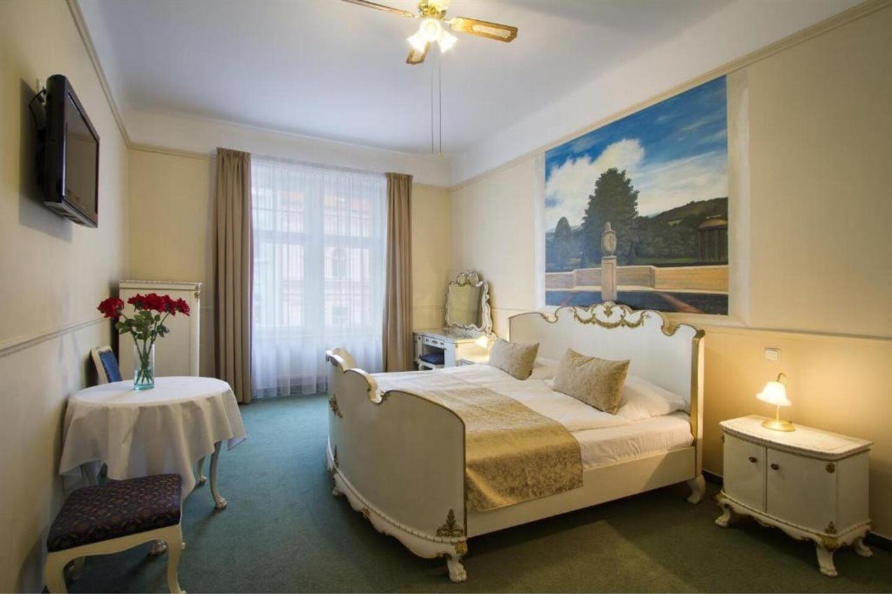 Hotel Taurus Praga Esterno foto